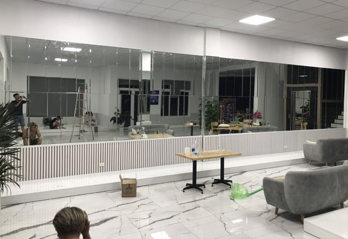 Hình ảnh thi công thực tế tại showroom xe điện Nam Từ Liêm