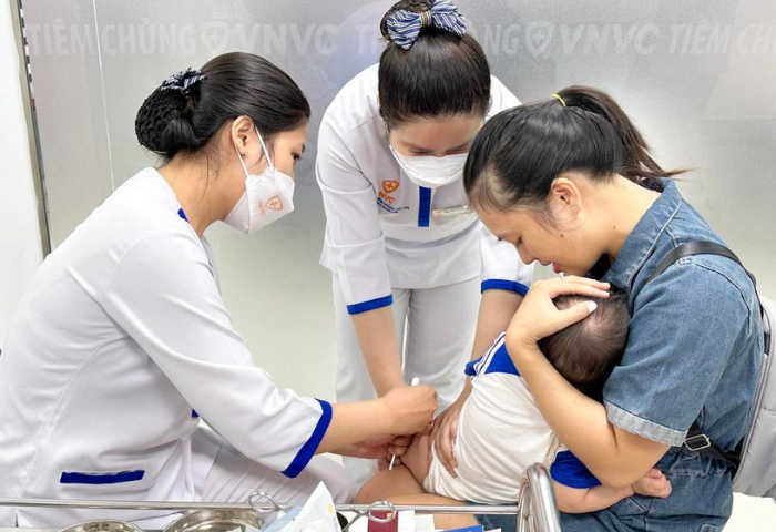 Không thiếu vaccine phòng bệnh não mô cầu cho trẻ em và người lớn