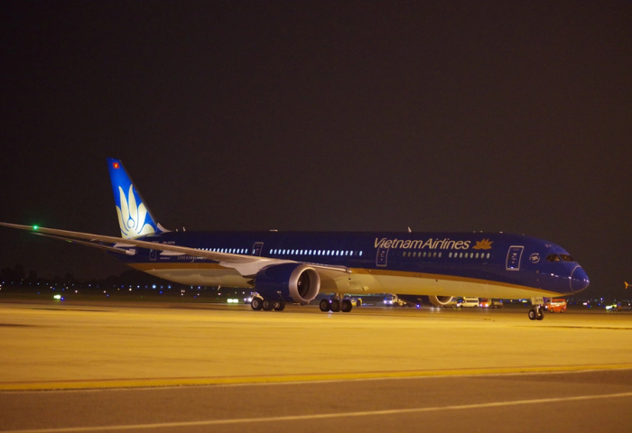 Tăng cường bay đêm, Vietnam Airlines nỗ lực “hạ nhiệt” giá vé máy bay