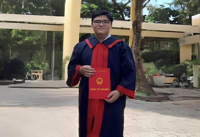 Nam sinh sở hữu nhiều giải thưởng Tin học nhận học bổng 100% vào Trường Đại học FPT