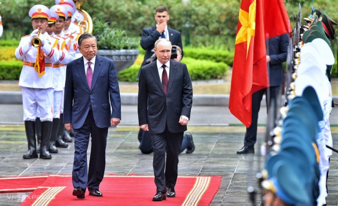 Chủ tịch nước chủ trì lễ đón Tổng thống Putin