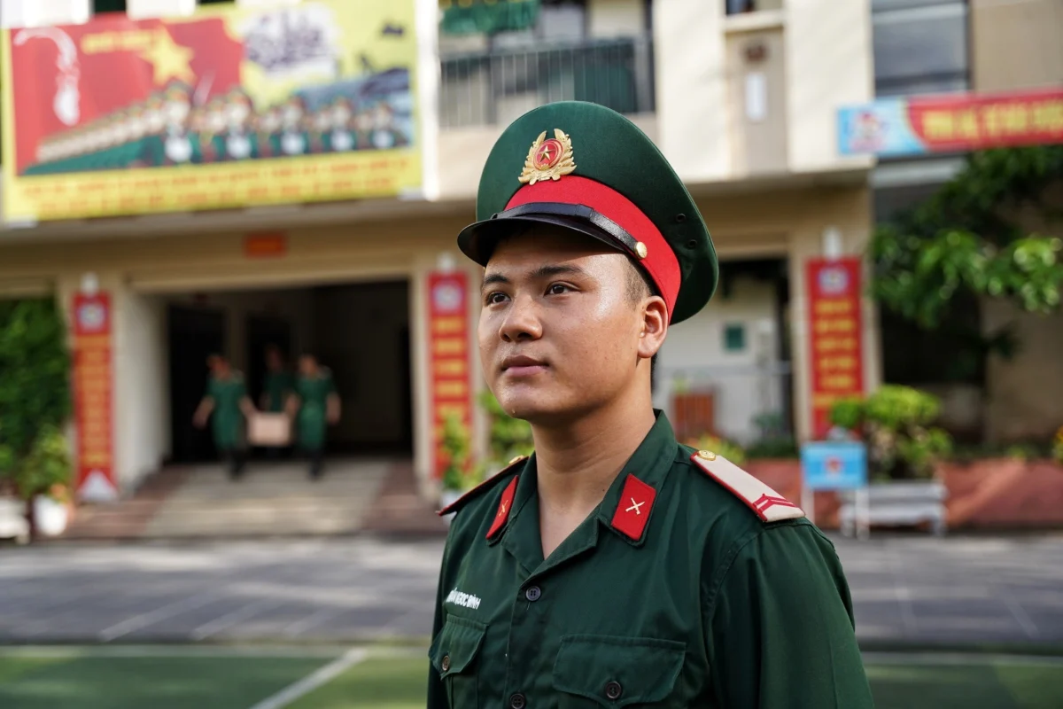 Người lính nâng linh cữu Tổng Bí thư: “Đó là vinh dự của tôi và gia đình”