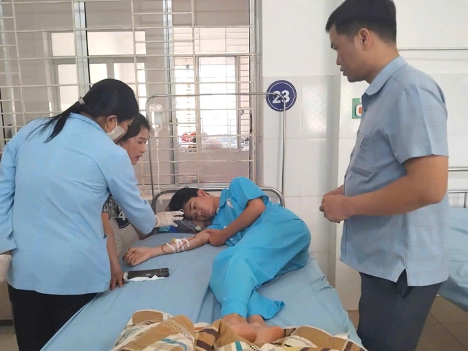Tiệm bánh mì bị dừng hoạt động sau vụ 86 người ngộ độc